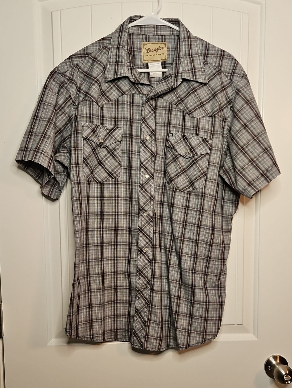 Wrangler Men’s Short Sleeve Gray Plaid Western Shirt